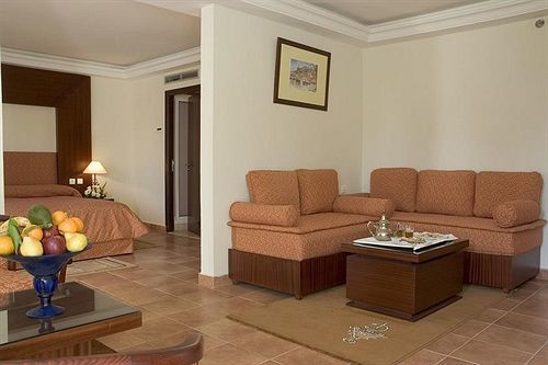 Hotel Golden Tulip Farah Khouribga Exterior foto